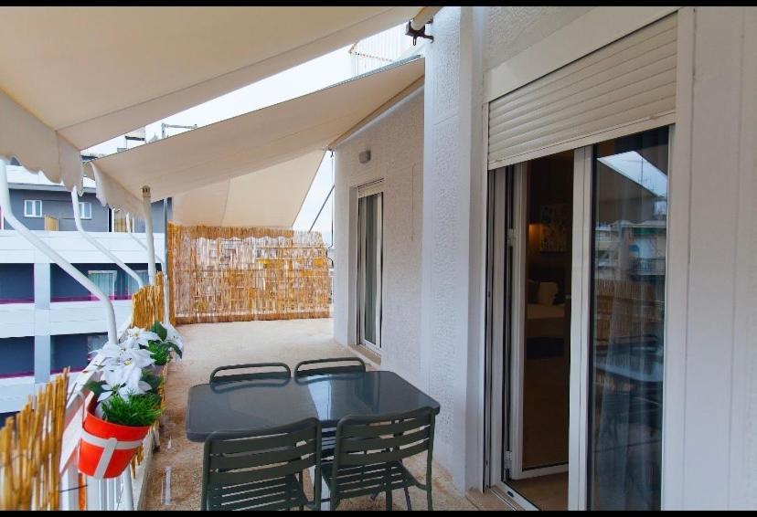 Athens City Themis 1 Bagian luar foto